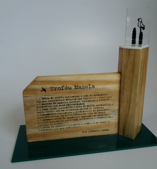 Troféu de Madeira Estilizado
